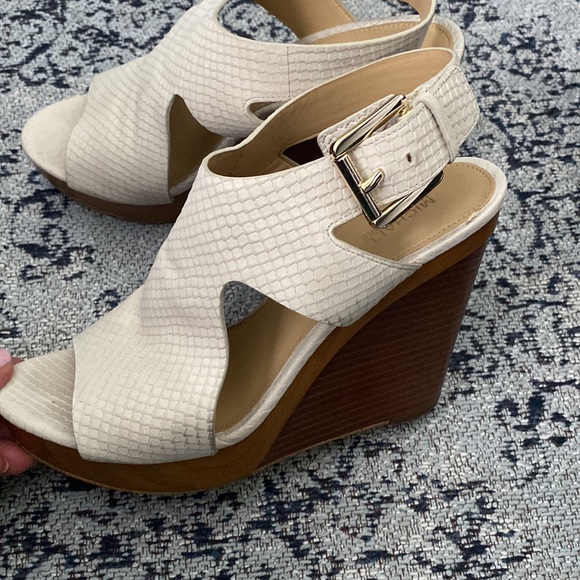 Michael Kors wedges - Picture 2 of 3